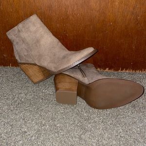 Madden Girl beige bootie, women’s size 8.5 bootie. Never worn.